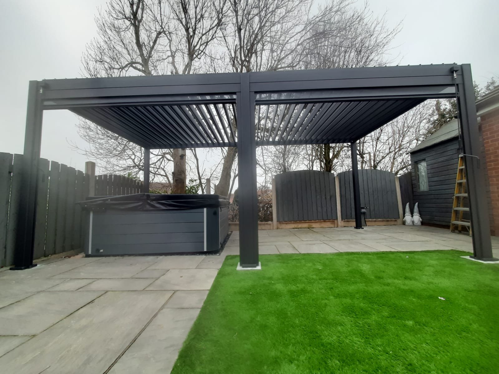 6m x 3m Rectangular Aluminium Louvered Pergola – Grey